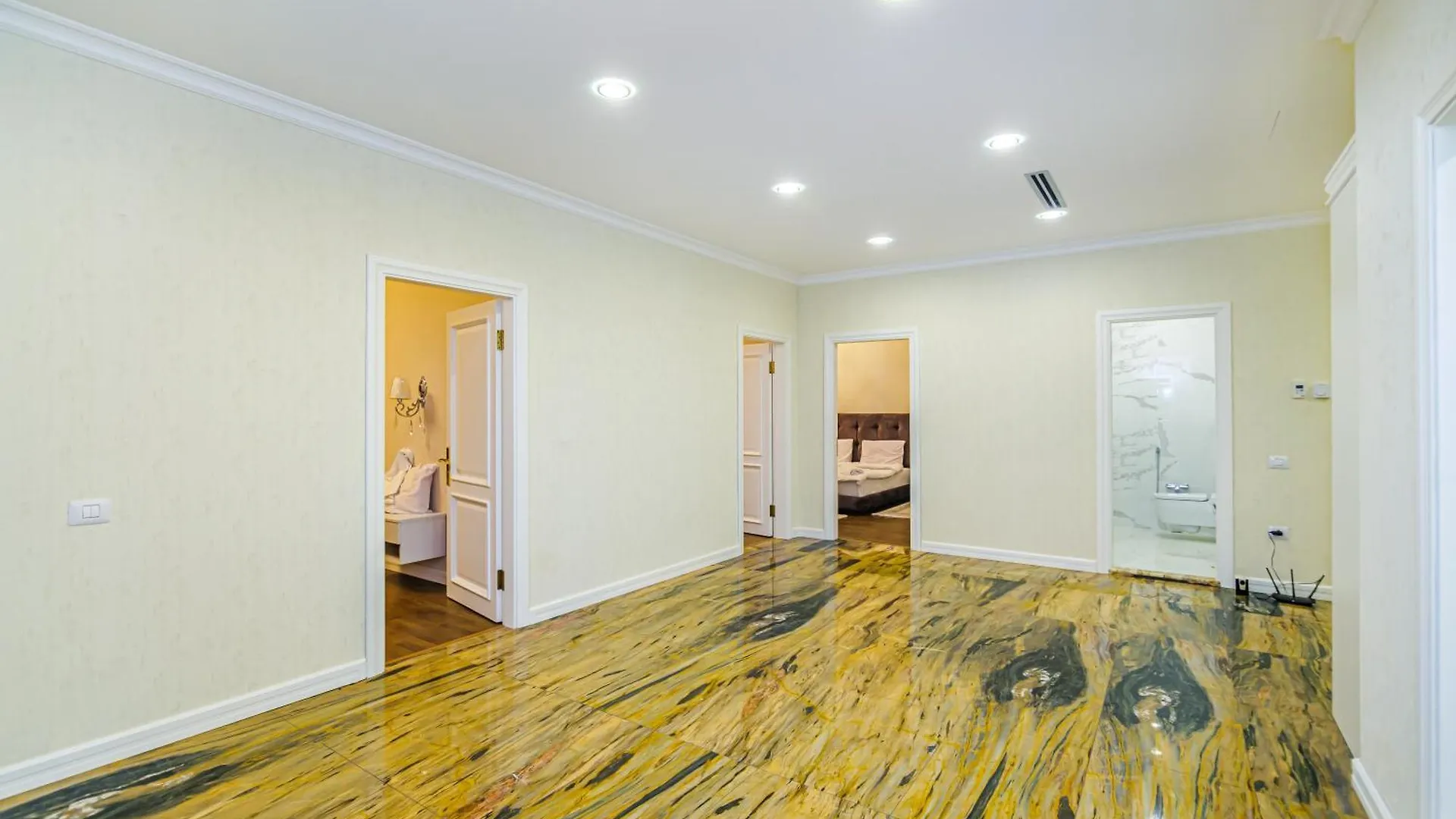 Luxury Apartment On Marioot Palace Baku 0*,